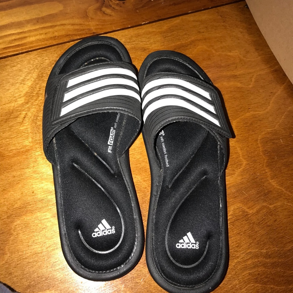 Adidas slip on